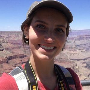 Meet your Posher, Caitlin